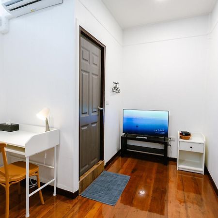 Diff Hostel Банкок Екстериор снимка