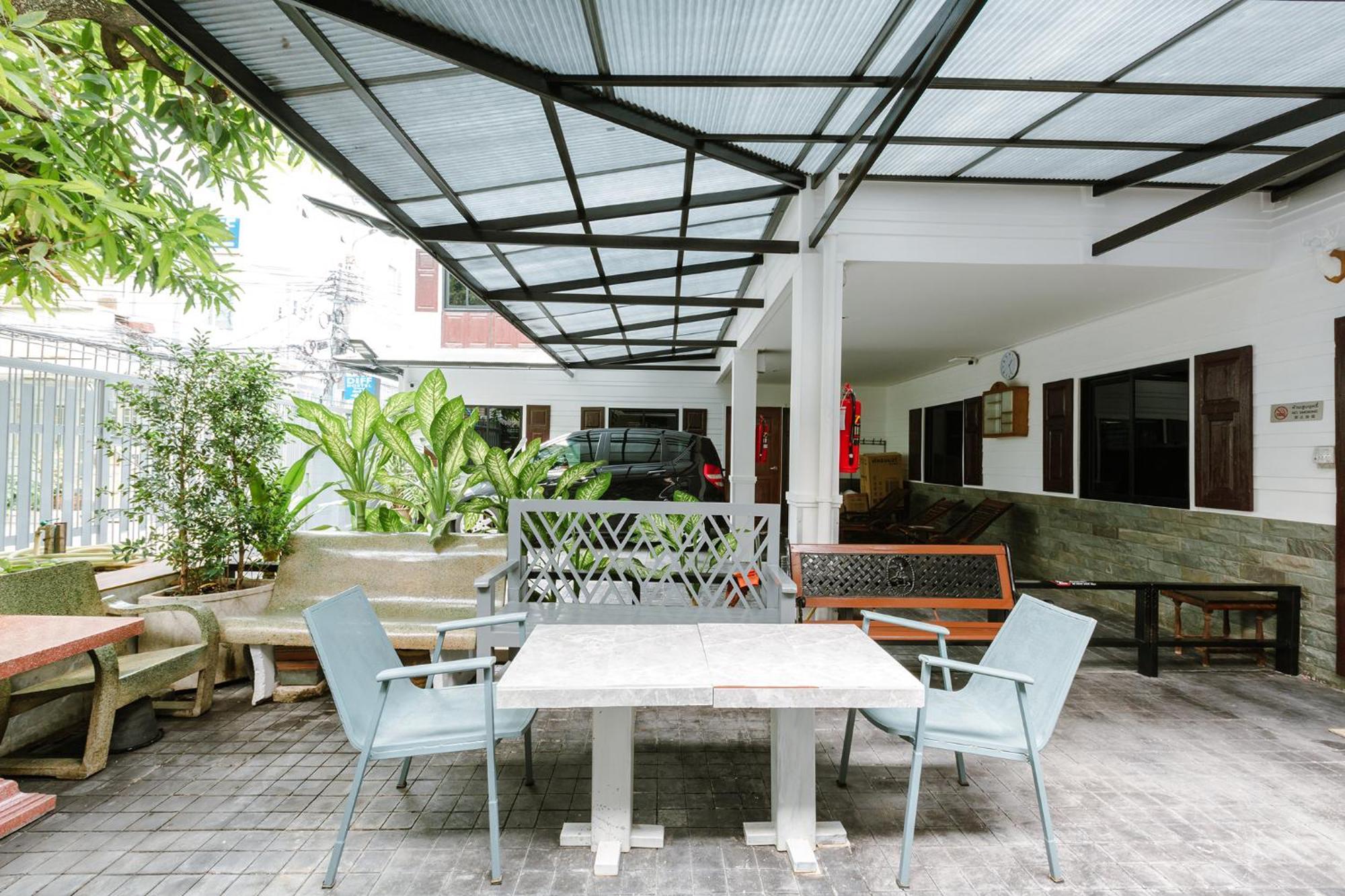 Diff Hostel Банкок Екстериор снимка