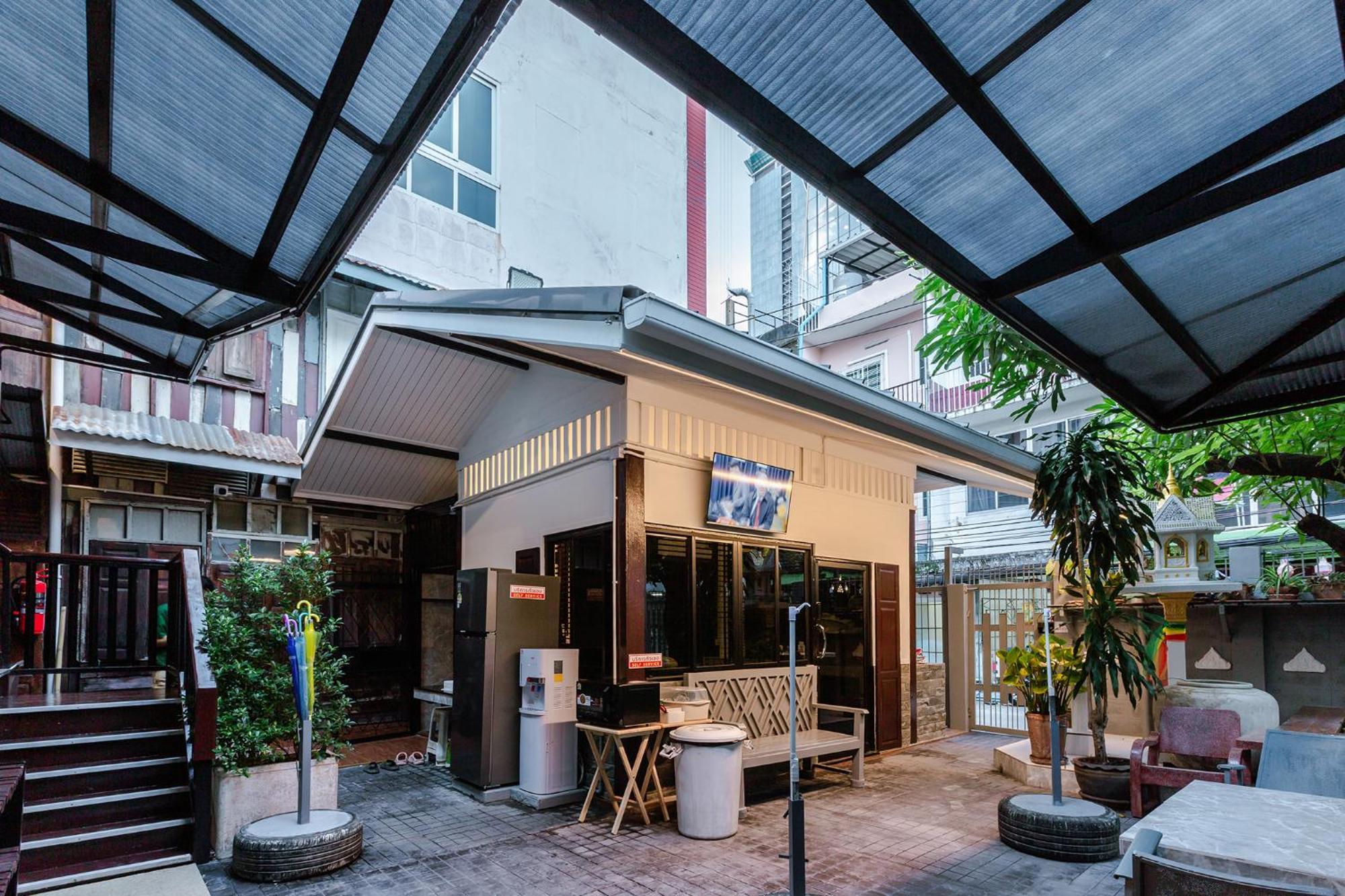 Diff Hostel Банкок Екстериор снимка